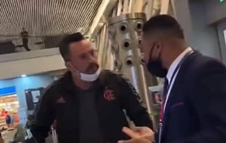 ASSISTA: mesmo sendo antigo, vídeo de senador acreano esbravejando em aeroporto viraliza nas redes sociais; parlamentar se desculpa