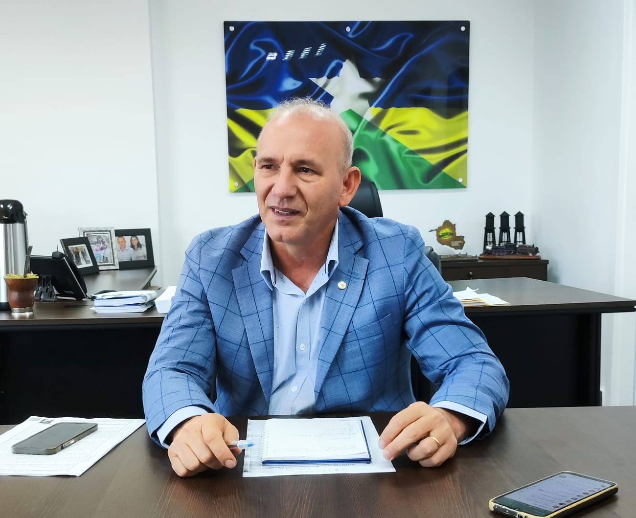 Deputado Ezequiel Neiva assegura investimento para a compra de trator agrícola ao município de Cabixi