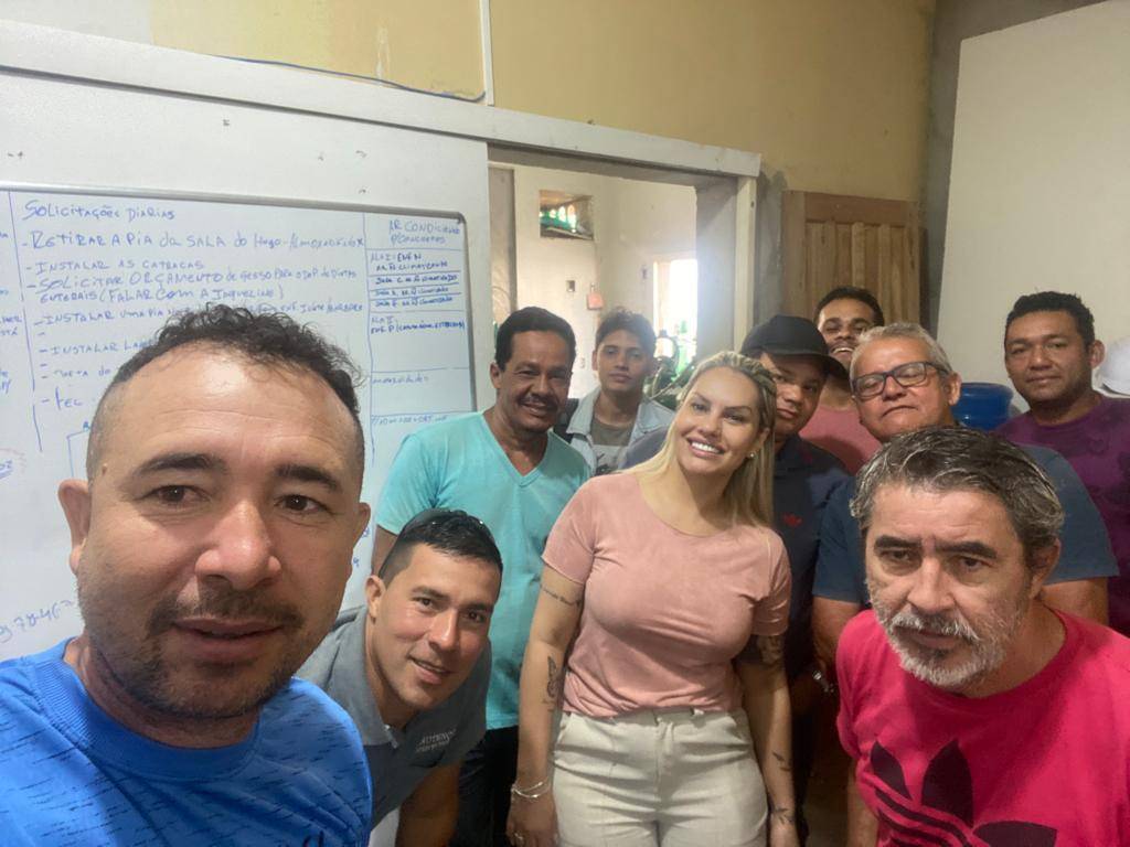 Diretora da Santa Casa faz homenagem a equipes de trabalho do Hospital Regional e da UPA, em Vilhena
