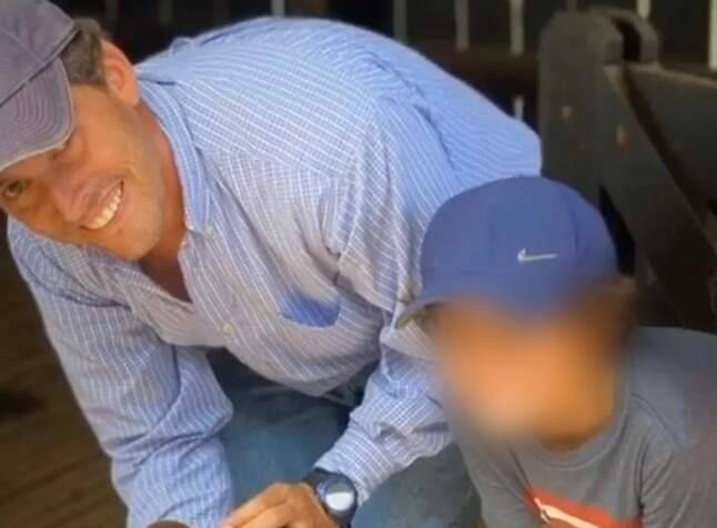 Corpos de pecuarista e filho mortos em acidente aéreo em Vilhena são levados para Campo Grande, onde acontecerá sepultamento