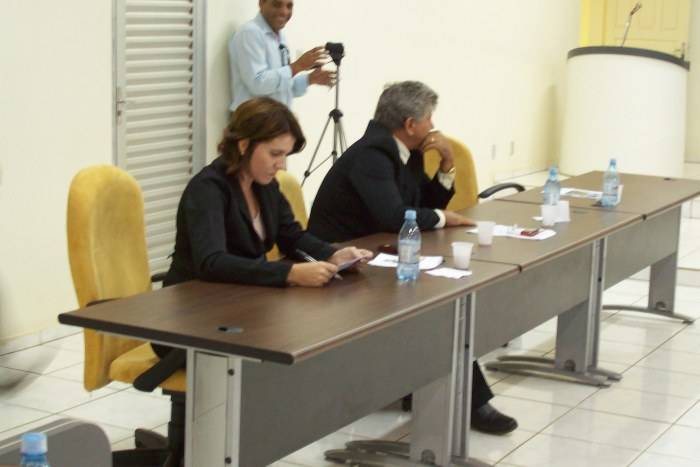 VEREADORES QUEBRAM O PAU NA CÂMARA