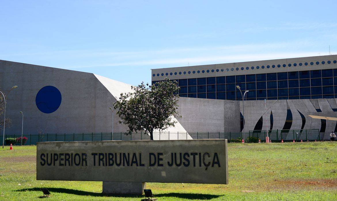 Justiça perdoa empresário delator e reduz penas de vereadores acusados de cobrar propinas para aprovar loteamentos em Vilhena