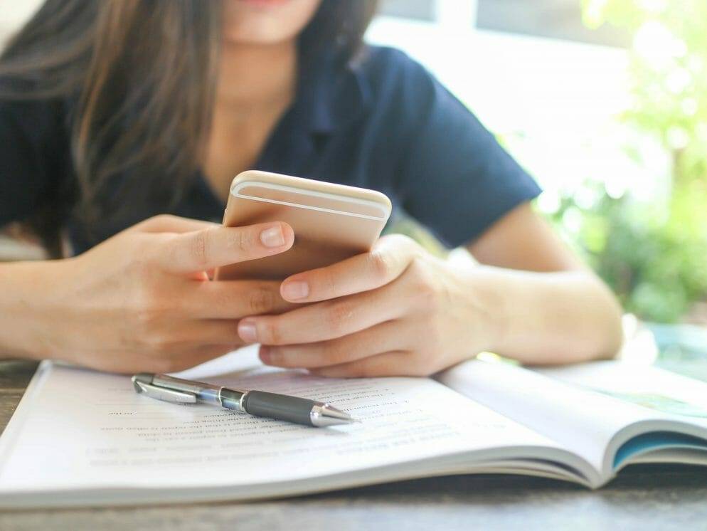 Vilhena: após garota de 14 anos fugir de casa influenciada por colega e temendo “confisco” de celular, mãe faz alerta