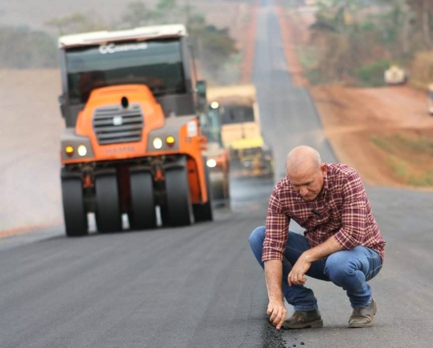 Deputado Ezequiel Neiva realiza mais uma inspeção nas obras de asfaltamento da Rodovia do Boi