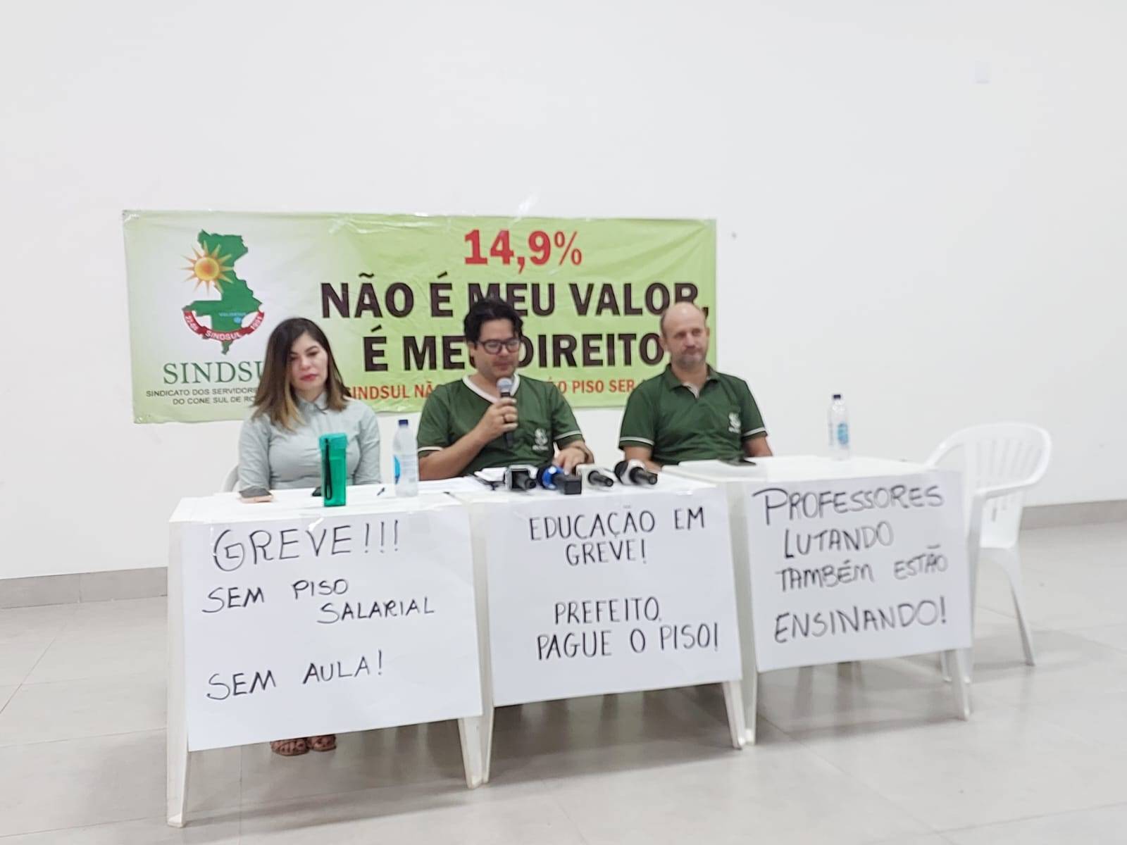 Após uma semana de greve dos professores, presidente de sindicato diz que irá à justiça e que paralização continua por tempo indeterminado