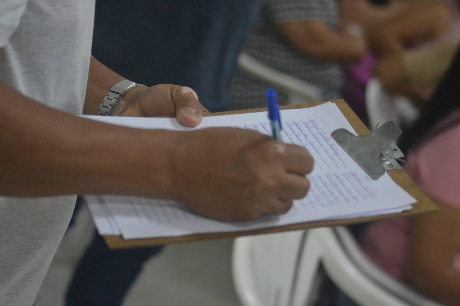 Nono dia da greve de professores em Vilhena teve assinaturas para abaixo-assinado que pede abertura de CPI
