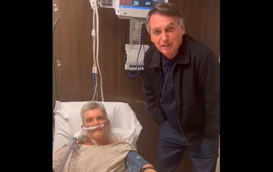 ASSISTA: se preparando para cirurgia no mesmo hospital em SP, ex-presidente Jair Bolsonaro visita senador de RO recém-operado