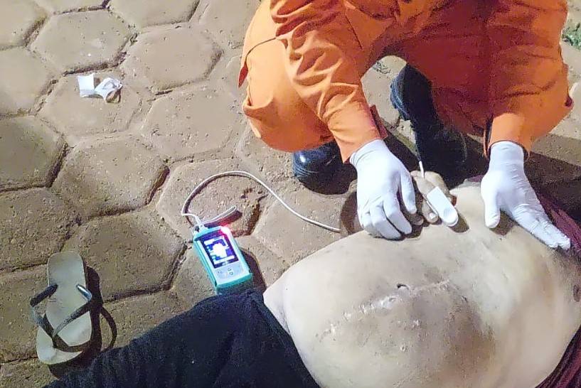 Morador de rua passa mal e morre em praça pública de Vilhena; corpo está em funerária aguardando reconhecimento