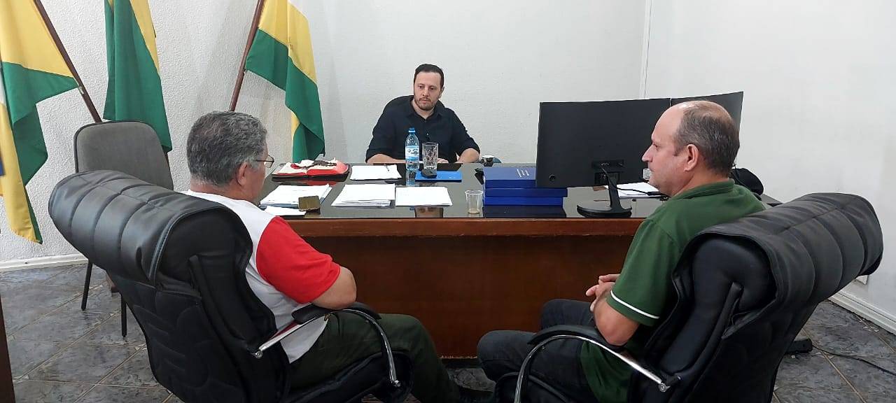 Ameaçado com CPI na Câmara de Vereadores, prefeito de Vilhena pode acabar com PCCR ao se defender na justiça; entenda como