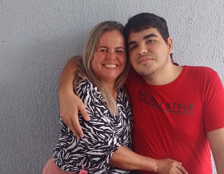 Vilhenense de 18 anos que saiu de casa deixando carta preocupante para a família é visto desembarcando na rodoviária de Cuiabá
