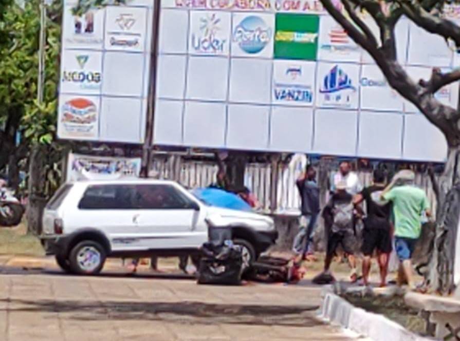 VEJA VÍDEO: envolvendo carro e motonetas, acidente no centro de Vilhena deixa duas mulheres feridas; uma passará por cirurgia