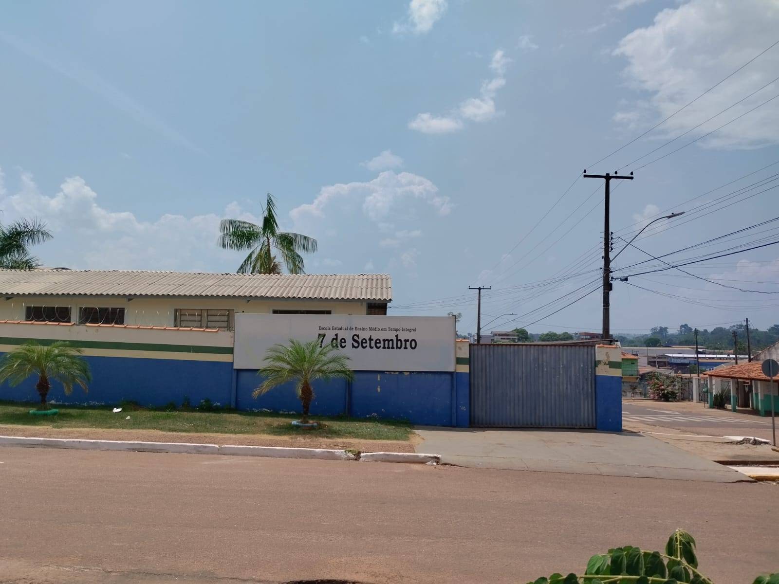 VEJA VÍDEO: durante Feira de Ciências, experiência com fogo deixa alunas queimadas em escola pública de Rondônia; caso viraliza