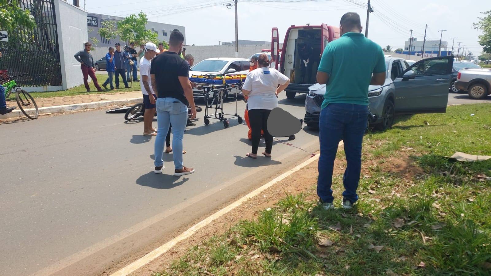 URGENTE: pilotando motoneta, advogado vilhenense de 50 anos se envolve em acidente e é socorrido em estado grave