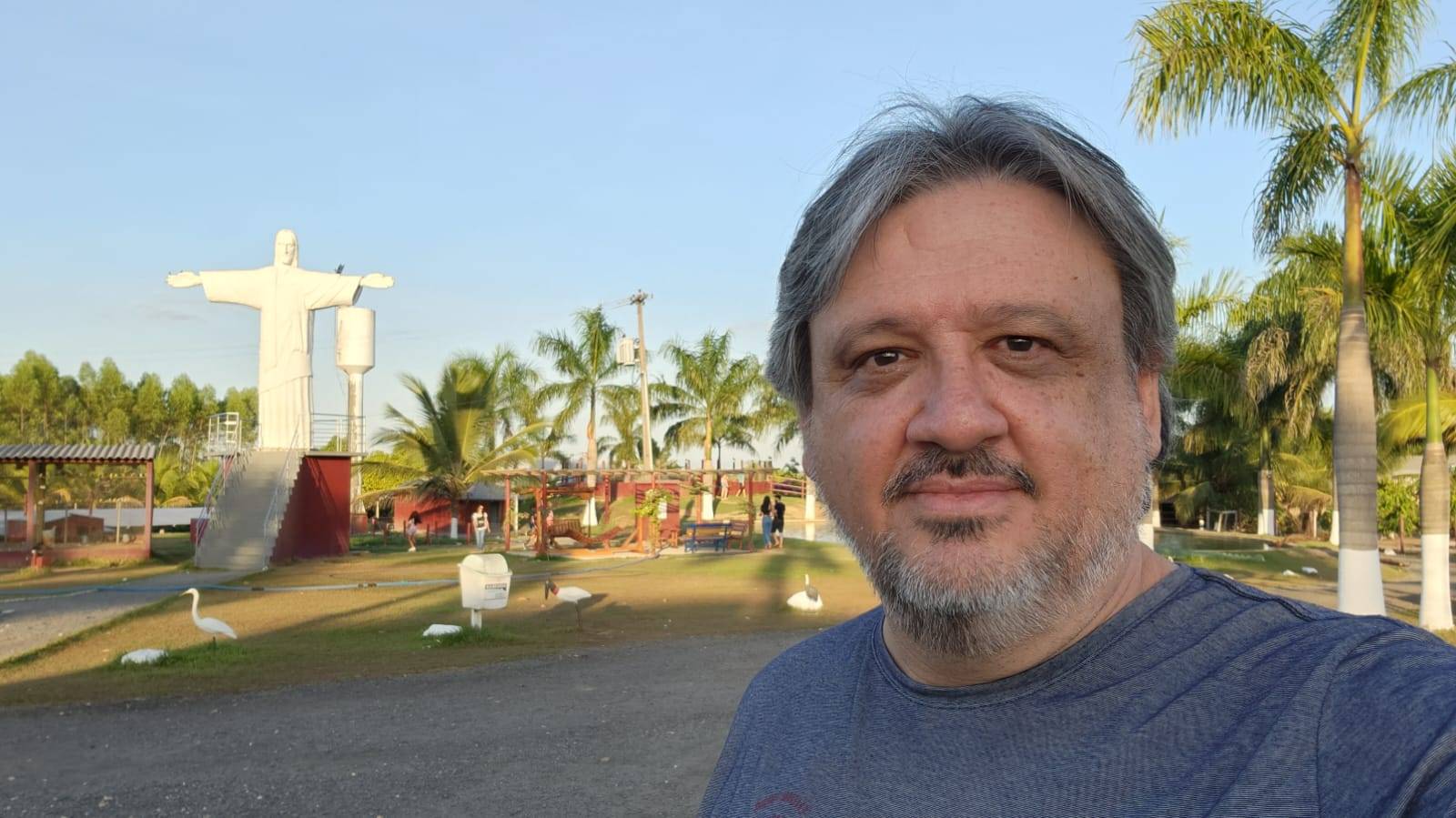LEIA DECISÃO: acadêmico de Direito processa faculdade por quebra de contrato, continua estudando e ganha R$ 15 mil de indenização