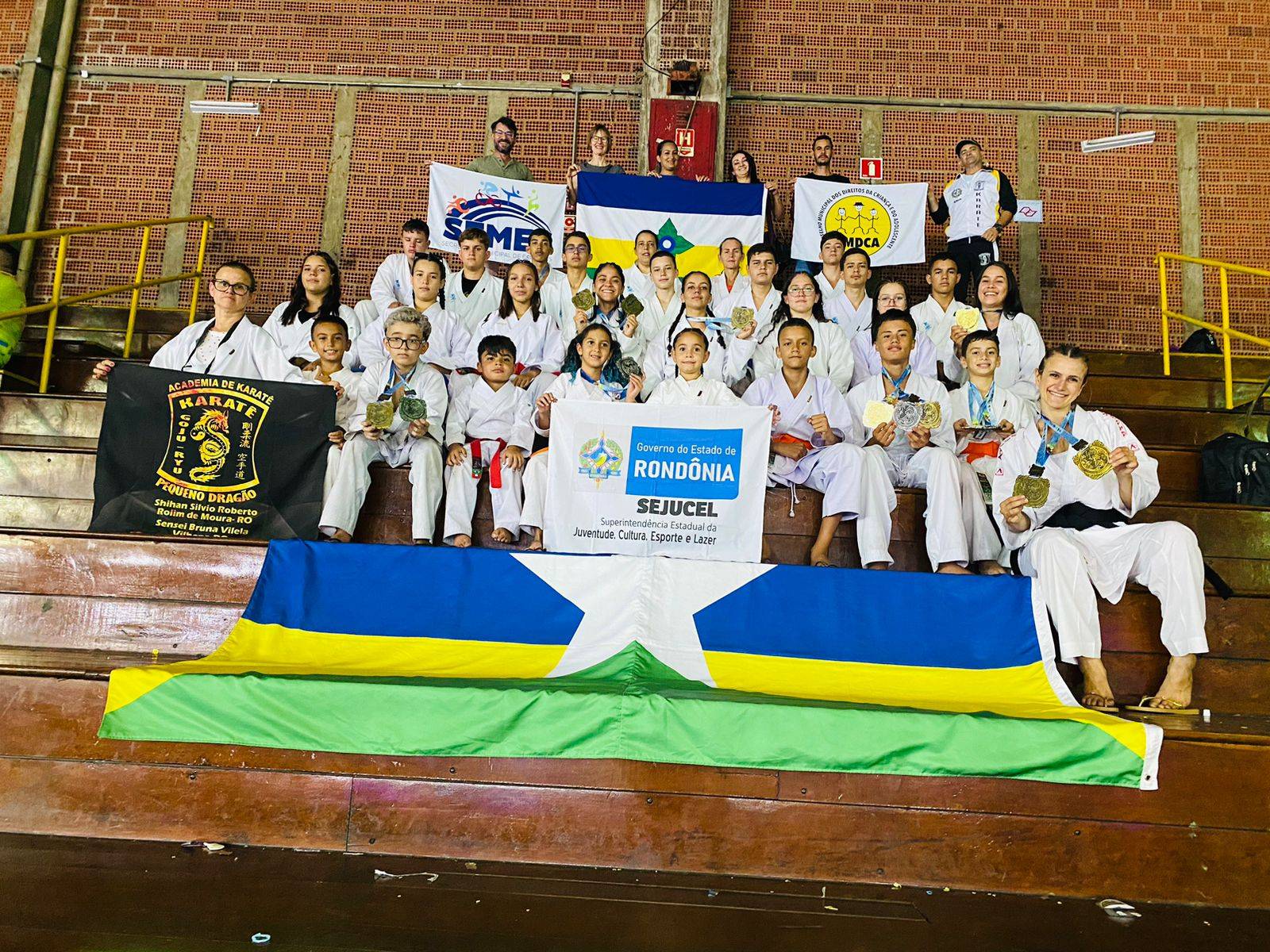 Atletas da Academia Pequeno Dragão de Vilhena conquistam medalhas no Brasileiro de Karatê Interestilos