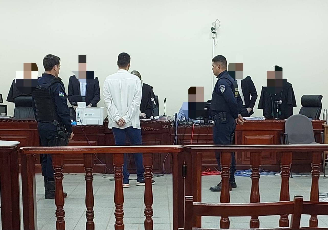 Rapaz que matou suposto membro de facção rival e namorada grávida de 8 meses é condenado a mais de 28 anos de prisão, em Vilhena