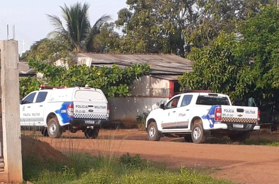Acusado pela sogra de violentar a enteada de 03 anos, homem ameaça degolar a esposa, mas se entrega após negociação
