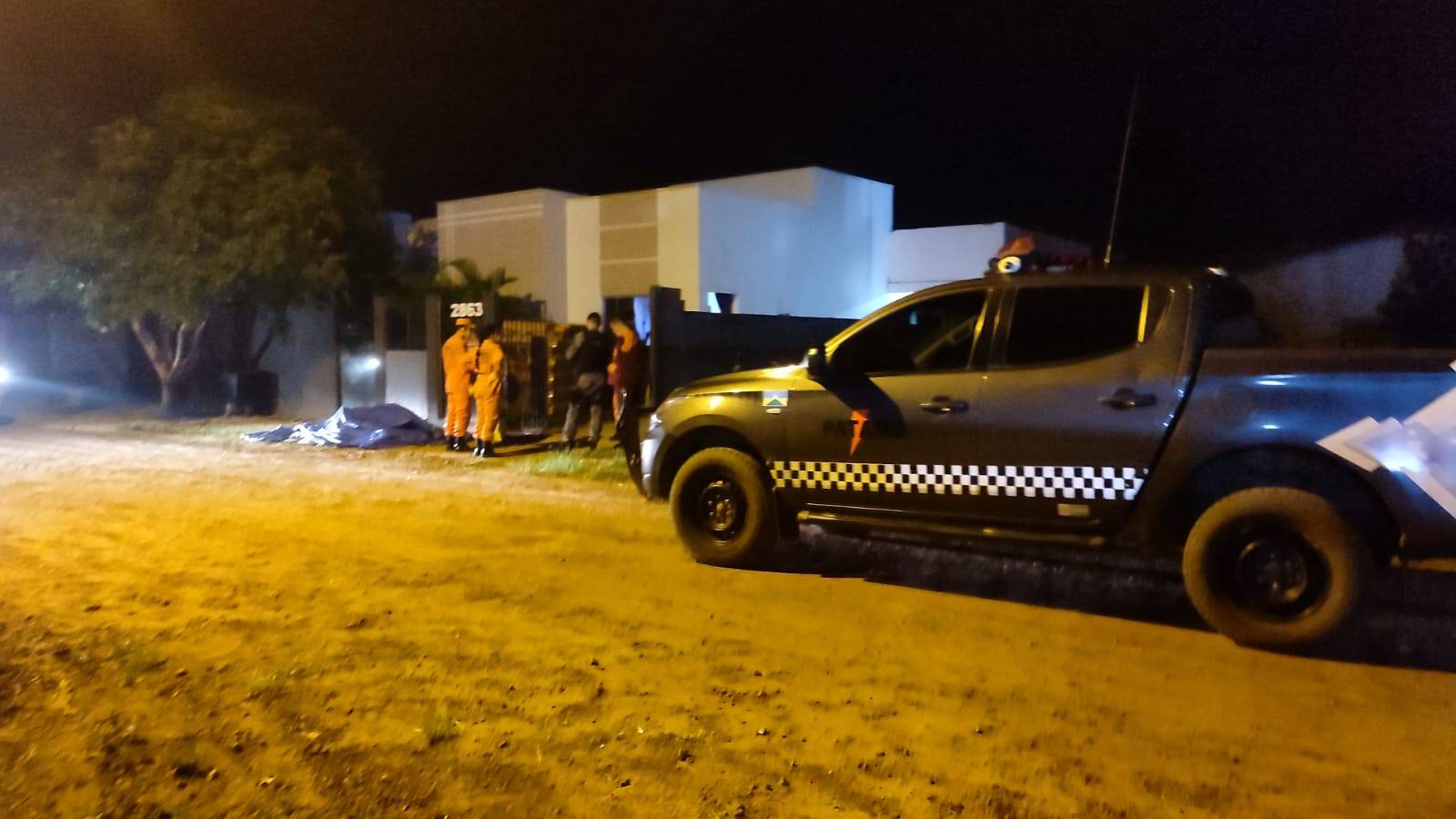 Bombeiros e PATAMO negociam por quase duas horas com homem que ameaçava atear fogo ao próprio corpo e evitam tragédia, em Vilhena