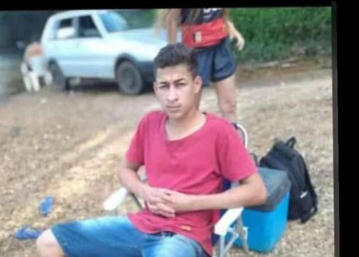 Depois de sequestrar rapaz de 20 anos em Cabixi, dupla o transporta em carro de aplicativo; após matar a tiros, assassinos debocham
