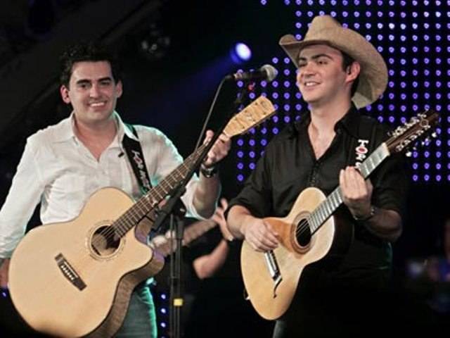 MAIS UM SHOW NO PARQUE DE EXPOSIÇÕES