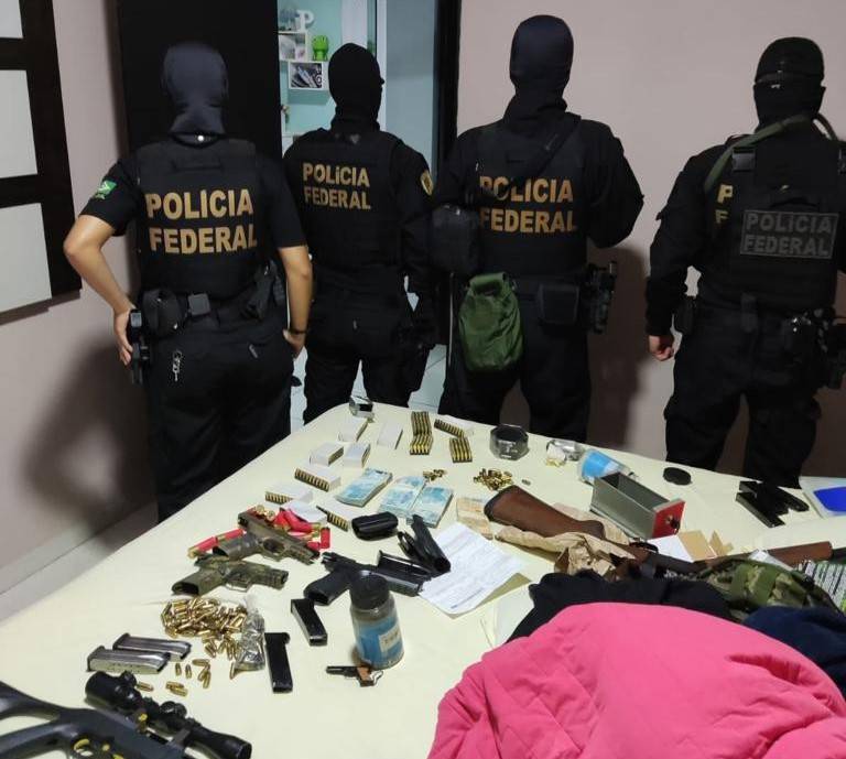Em RO, PF prende um e cumpre mandados contra acusados incendiar veículos ao contestar resultado da eleição presidencial
