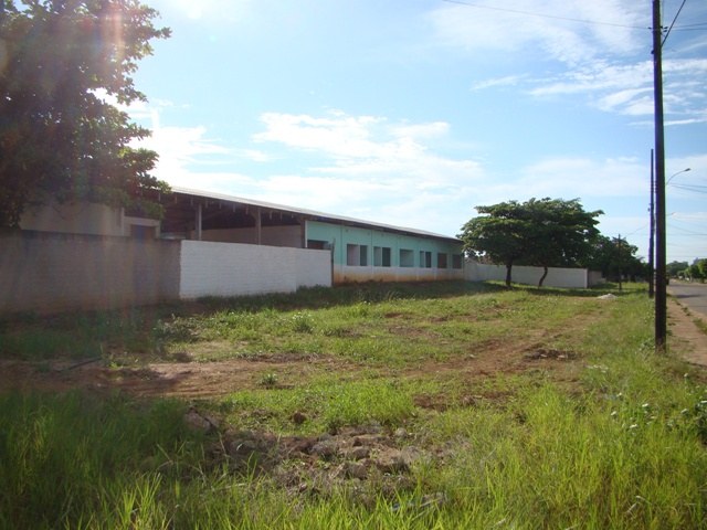 Obra se arrasta, provoca transtornos e Prefeitura e MP não “se mexem”