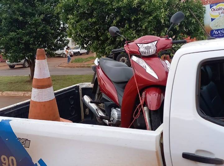 Para roubar moto, ladrão ameaça atirar na cabeça da filha de comerciante, em Vilhena; vítima o reconheceu por tatuagem