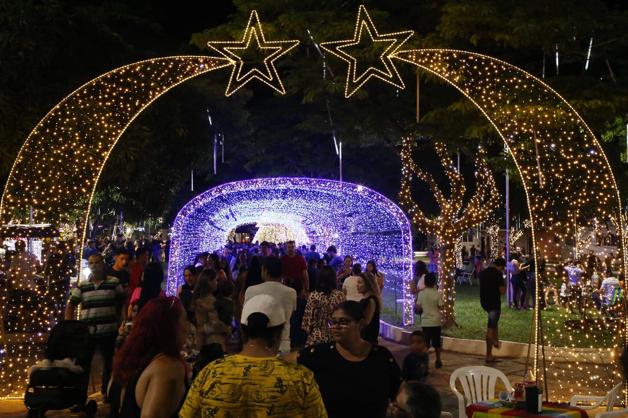 VEJA VÍDEO: decoração de natal vira atração turística em Vilhena; vereadores vão investigar e prefeito revela o custo do serviço