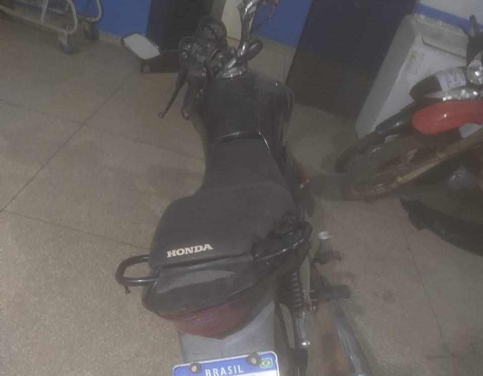 Ação conjunta entre policiais militares de Vilhena e Colorado do Oeste recupera motocicleta furtada em março na cidade vizinha