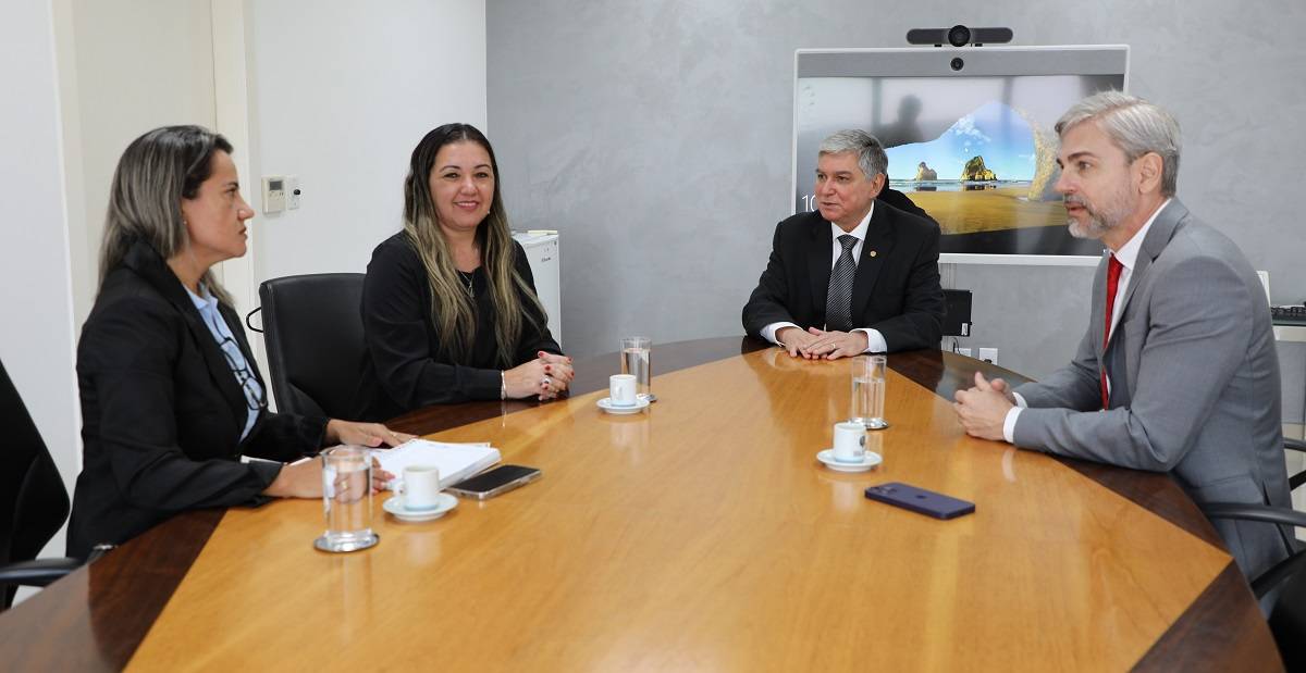 Tribunal de Justiça de Rondônia discute com prefeita a implantação de Fórum Digital na cidade de Chupinguaia