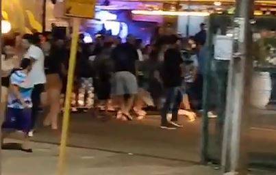 VÍDEO:  homens e mulheres saem na porrada em shopping e imagens da pancadaria generalizada viralizam, em Vilhena