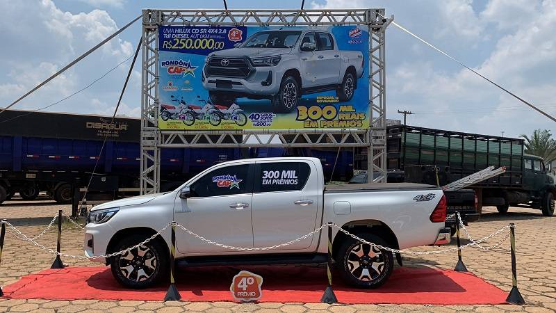VÍDEO: vilhenense ganha carro e moto zero quilômetro no sorteio do Rondoncap; no domingo tem caminhonete de R$ 250 mil