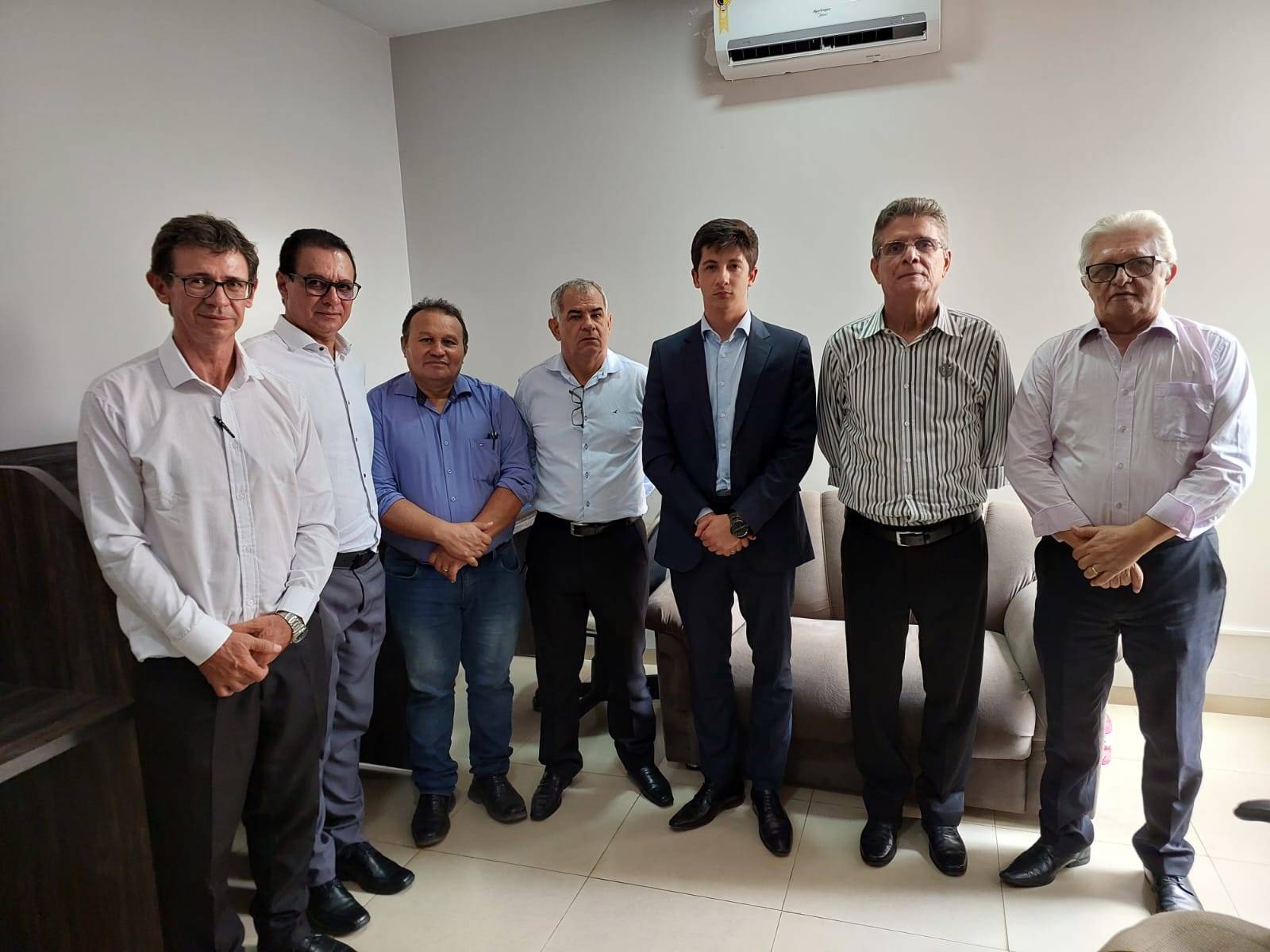 Vereadores de Vilhena visitam FOLHA DO SUL e anunciam sessão extraordinária que pode afastar presidente da Câmara