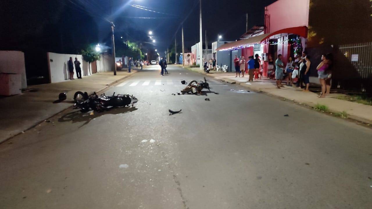 Mais uma batida frontal entre motocicletas deixa dois homens inconscientes e em estado grave, em Vilhena