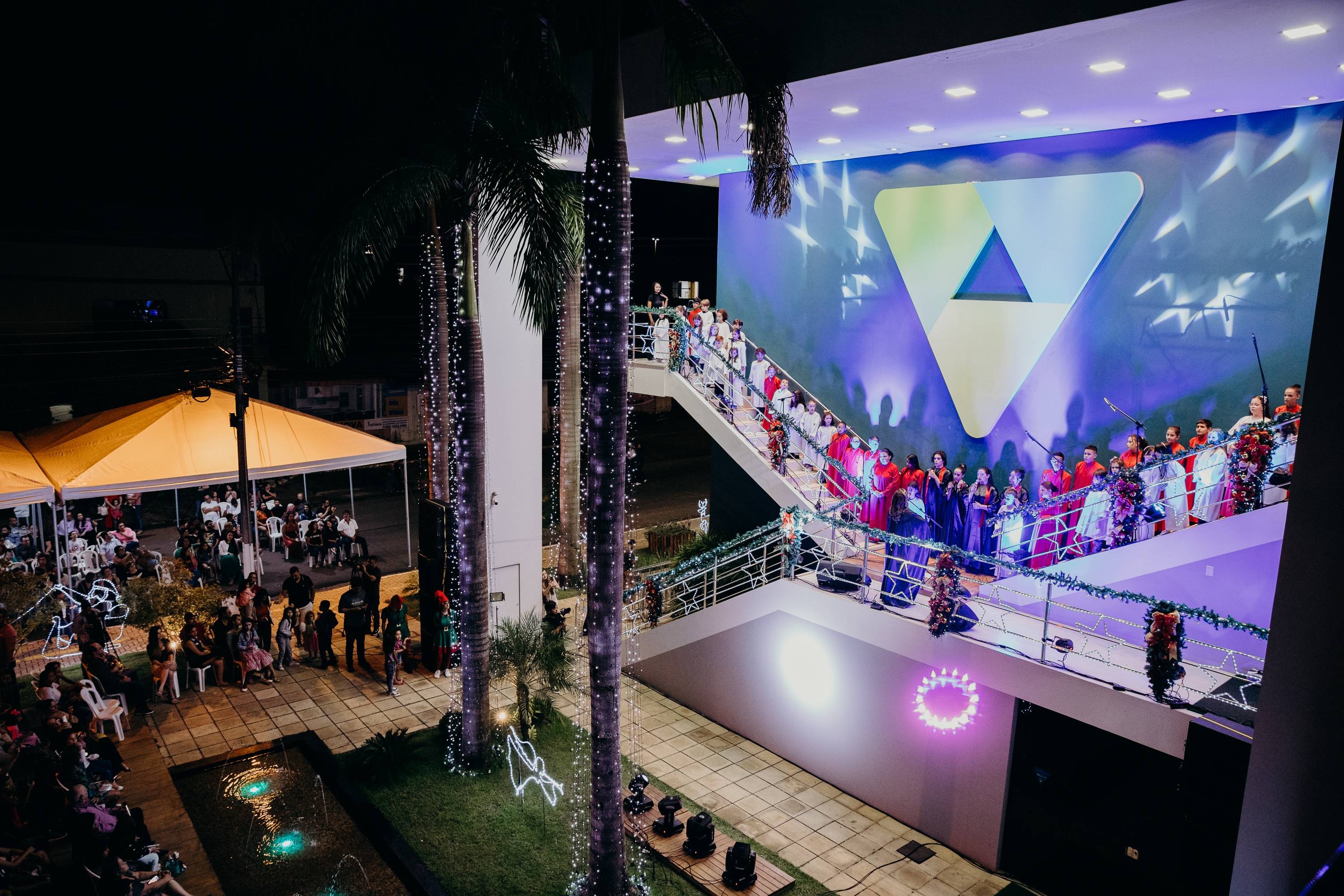 Cantata de Natal Sicoob Credisul traz imaginário do primeiro Natal de Vilhena com a “Vila da Luz”