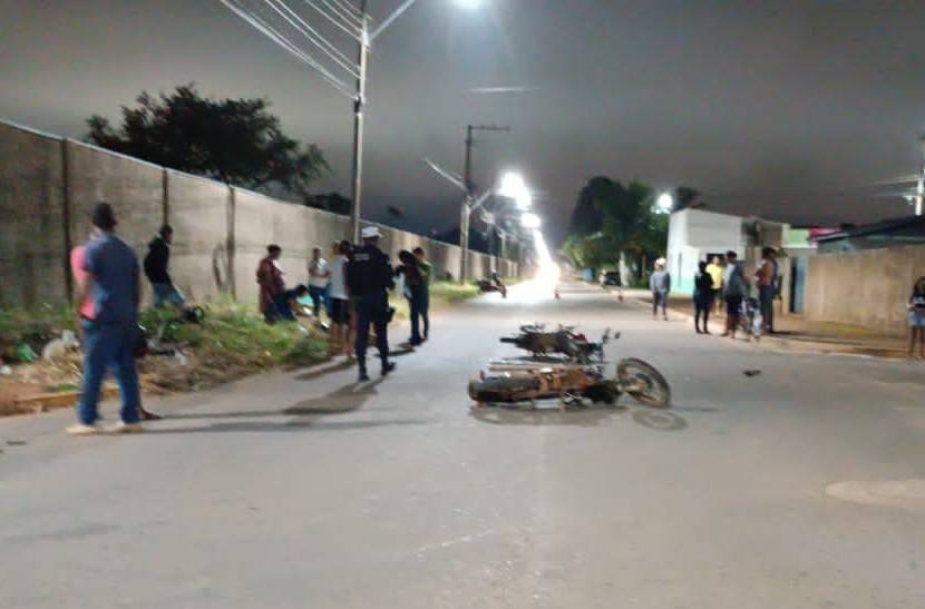 VÍDEO: mulher fica em estado grave após mais uma colisão entre motocicletas, em Vilhena; Bombeiros e PM mobilizados