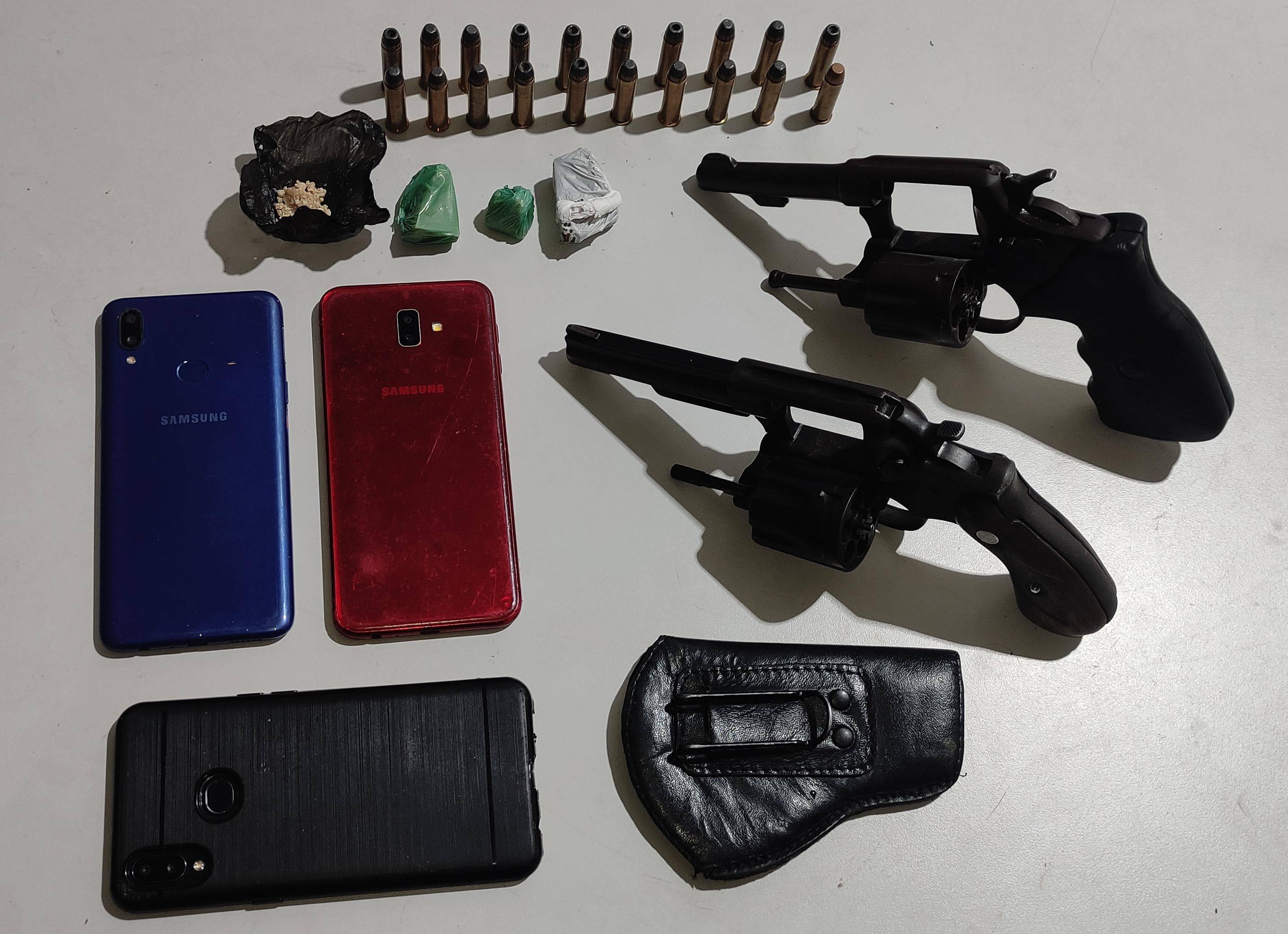 Boca de fumo onde um morreu e dois foram baleados volta a funcionar, em Vilhena; polícia apreende armas, drogas e munições