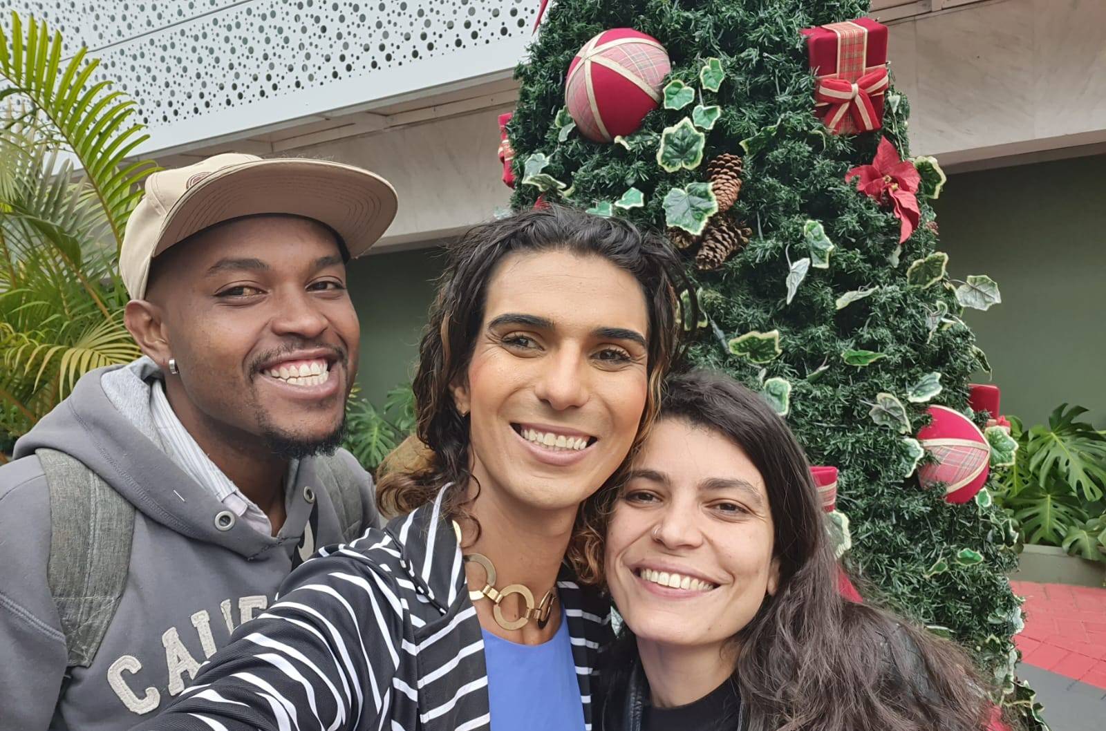 ASSISTA VÍDEOS: jornalista vilhenense ajuda padre a distribuir alimentos para população de rua e revela drama de amiga trans em SP