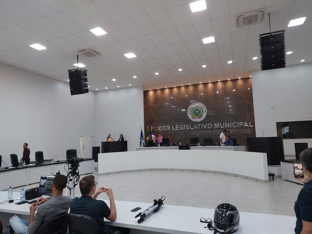 LEIA DECISÃO: juíza concede liminar e ameaça multar vereadores de Vilhena caso eles insistam em mudar Mesa Diretora da Câmara
