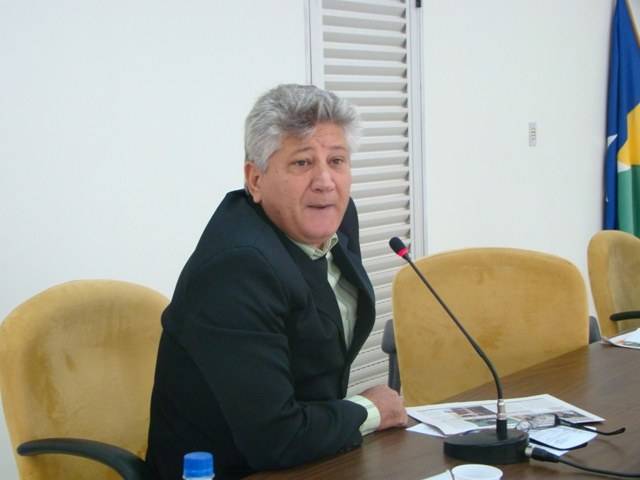Vereador diz que secretário é “uma merda” e ameaça sair “na porrada”