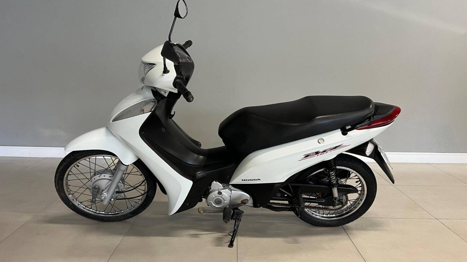 Ladrões armados rendem mulher em Vilhena e roubam motocicleta, celular e bolsa com documentos e objetos pessoais