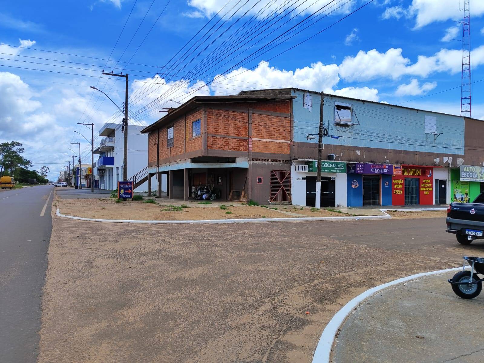 Homem é encontrado morto sob cobertura de antiga casa de shows no Centro de Vilhena