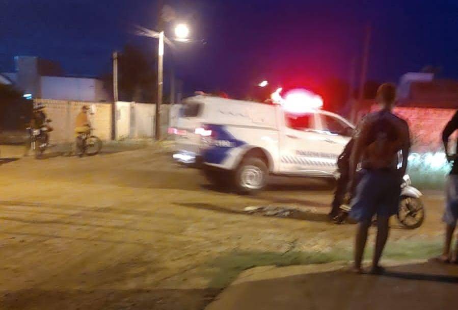 VÍDEO: em fuga alucinada, jovem pilota em alta velocidade, sofre queda, pula muros e acaba preso em Vilhena