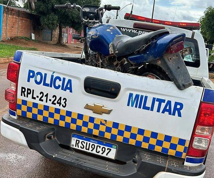 Condutor de 28 anos é preso após cometer série de infrações de trânsito e polícia descobrir mandado de prisão em aberto