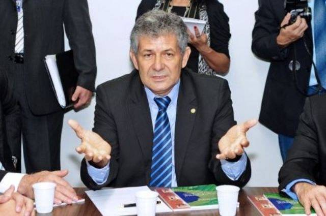 Assessoria de deputado rebate site e explica “pegadinha” do programa CQC