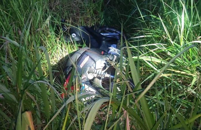 Em Vilhena, mulher encontra motocicleta roubada enquanto fazia caminhada em trilha
