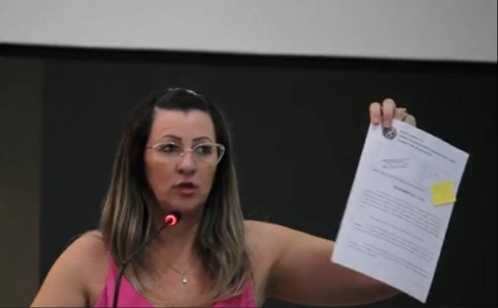 Vereadora denuncia à polícia número que foi registrado sem autorização em seu nome "com finalidades políticas” e “para denegrir pessoas”