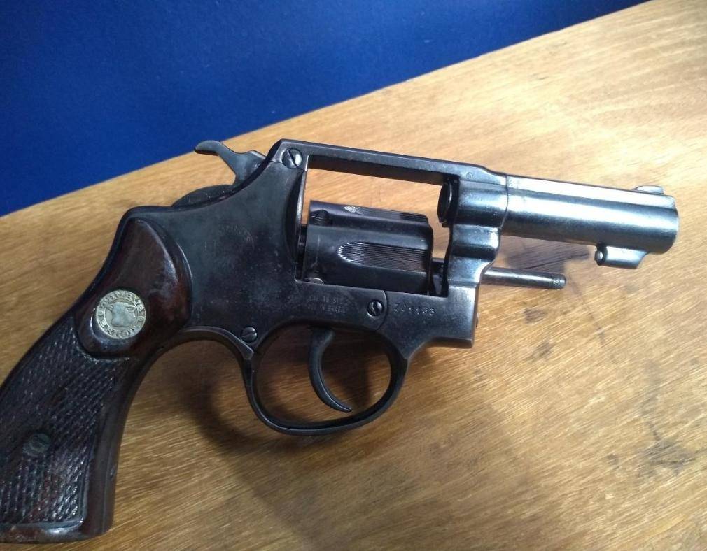 Polícia Militar apreende drogas e arma de fogo em residência no bairro União, em Vilhena
