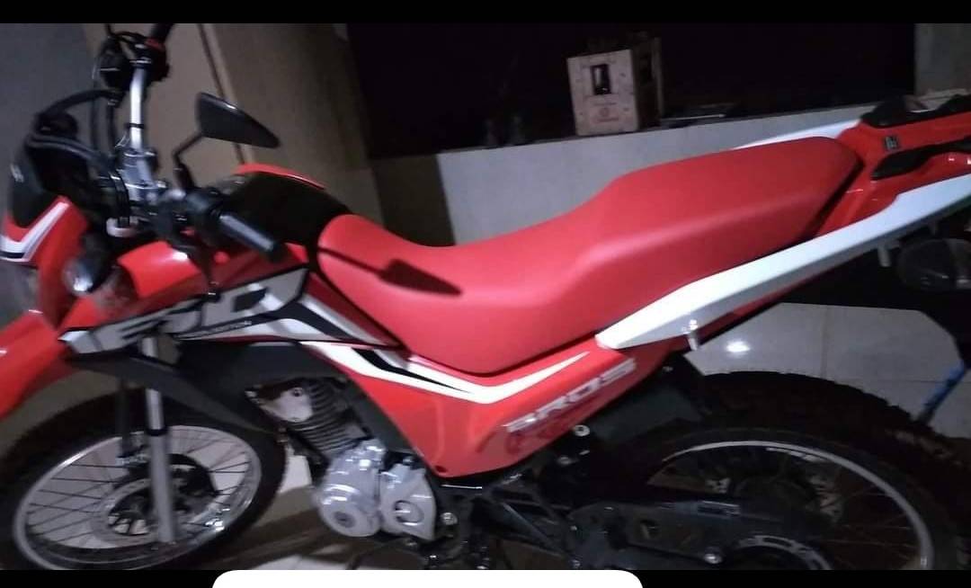 Junto com a família, homem é ameaçado de morte e tem moto levada por ladrões que invadiram sua casa, em Vilhena