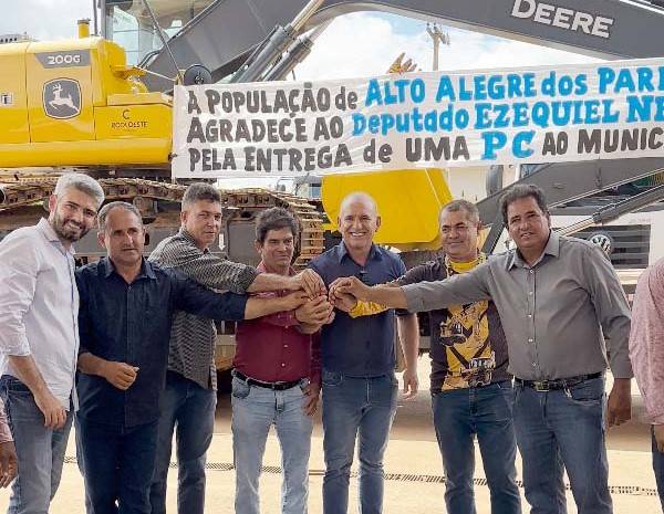Deputado Ezequiel Neiva entrega escavadeira hidráulica (PC) ao município de Alto Alegre dos Parecis